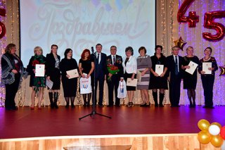 Вы заменили нам семью…