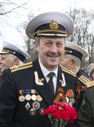 Поздравление главы местной администрации МО г. Петергоф Александра Шифмана с Днем Победы