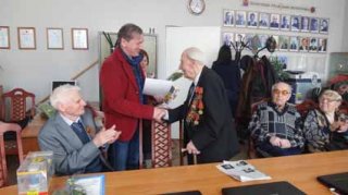 Поздравили садоводов