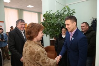 Анна Митянина посетила УИКи Петродворцового района